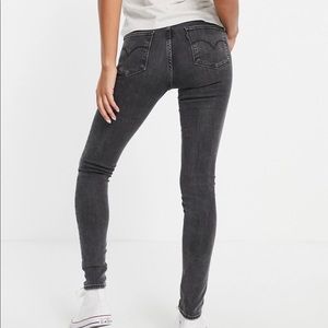Levi's 721 High Rise Skinny Jeans in Washed Black